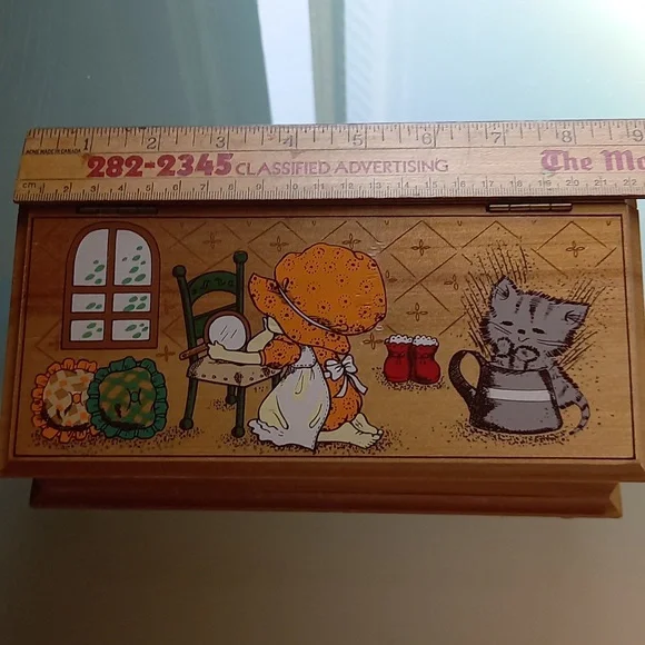 Holly Hobbie Little Girls Music Jewelry Box Wood - Picture 2 of 8
